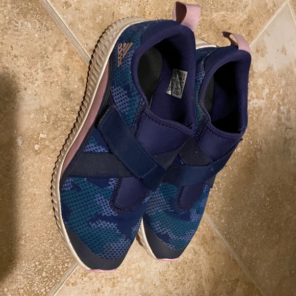 Adidas youth runners - Picture 2 of 3